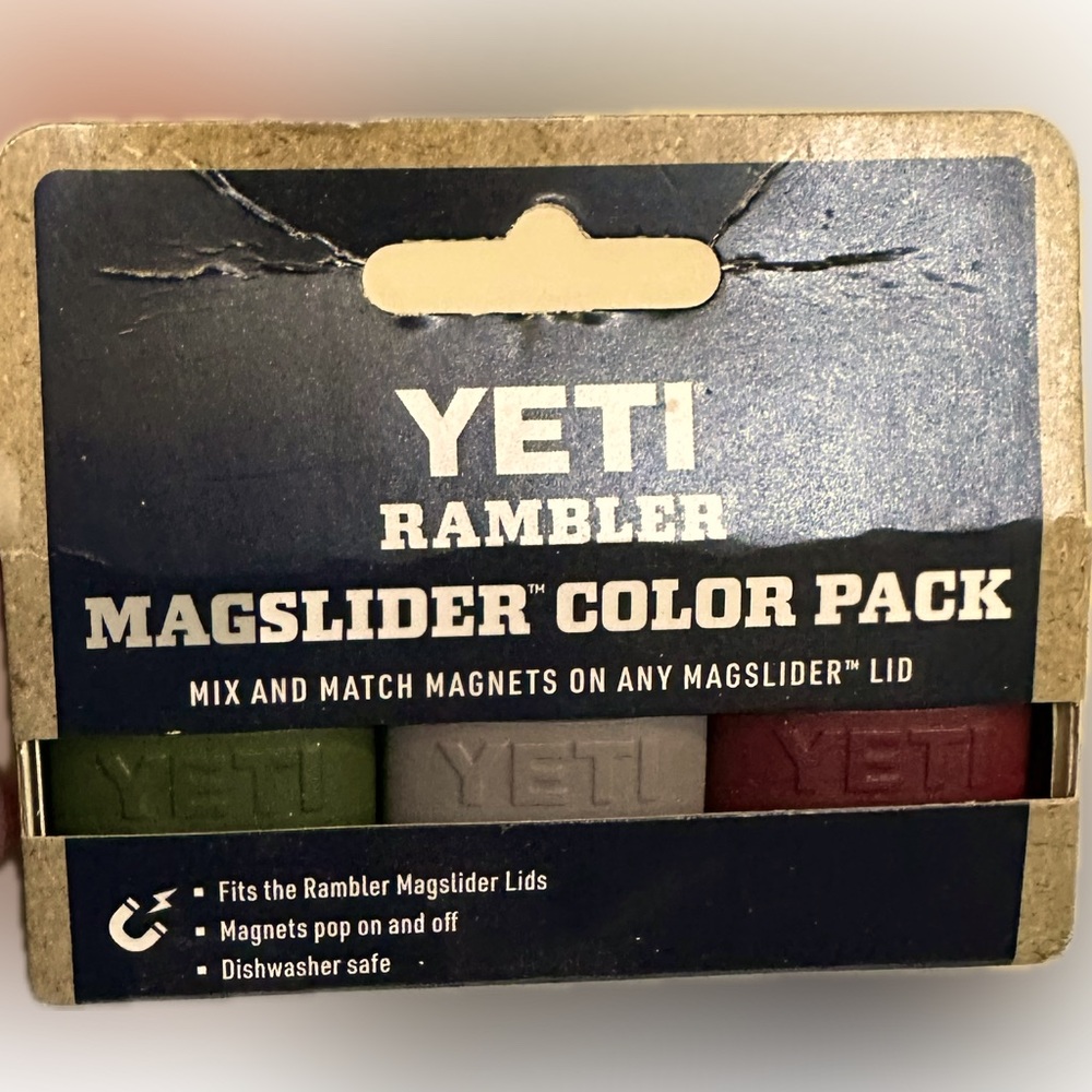 YETI RAMBLER MAGSLIDER COLOR ZH21 SEASONAL ALLORD 3048 RED GREEN WHITE /GRAY
